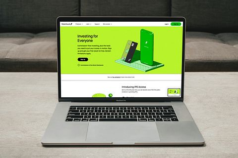 UBS Lowers SoFi Technologies (SOFI) PT to $24.50 Following Mixed Performance