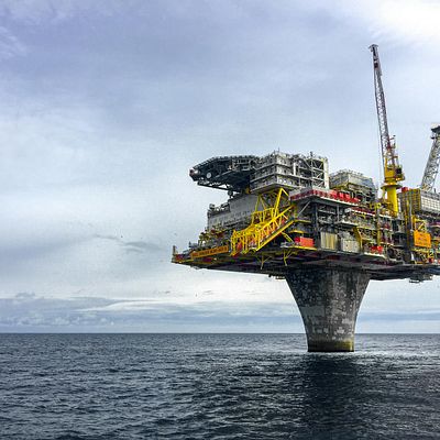 10 Best Oil Stocks to Buy Now Amid the US-Iran Conflict