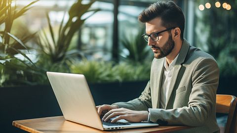 Barclays Lifts Omnicom (OMC) Target to $90 Following In-Line Q4 Results