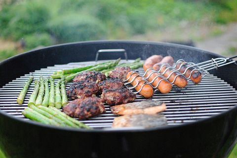 grilling-1081675_1920