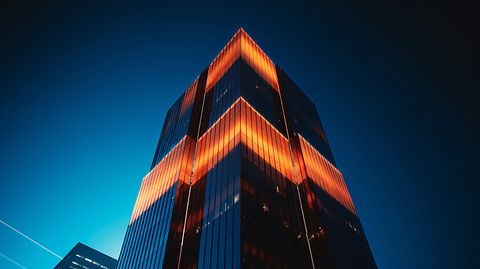 Bloom Energy (BE) Rides AI Data Center Boom but Faces Cash Burn Risks