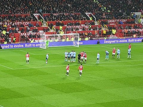 Original Insider Monkey Image of Manchester United Soccer Game