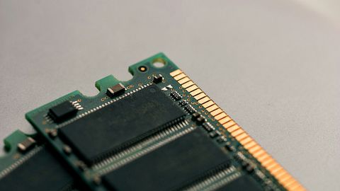 TD Cowen Reaffirms Buy on Micron Technology (MU), Boosts Target to $180