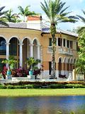 16 Best Retirement Communities in Florida for Singles