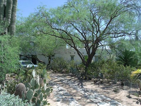 1024px-Paradise_Vally-Historic_Places-Edward_L._Jones_House-1925-2 10 Most Expensive Cities to Live in Arizona