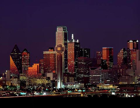 Dusk view of the Dallas, Texas skyline.