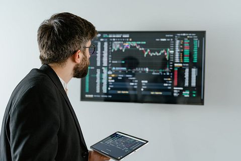 5 Oversold Software Stocks to Buy According to Wall Street Analysts