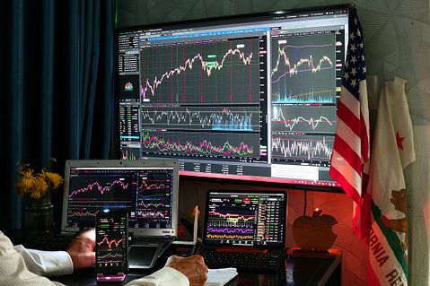 Mizuho Analyst Bullish on Fiserv (FISV) Amid Target Adjustments in Payments and IT Names