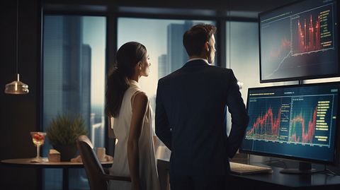 10 Best Large Cap Stocks to Buy Under $20