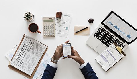 5 High-Growth Large-Cap Stocks to Invest In Now