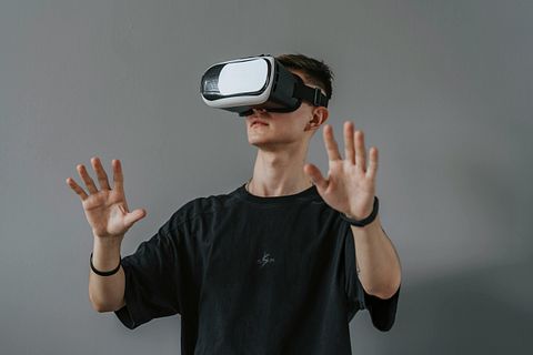 5 Best Augmented Reality Penny Stocks to Buy