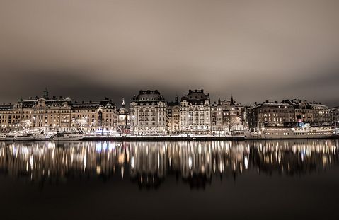 reflection-610622_1280