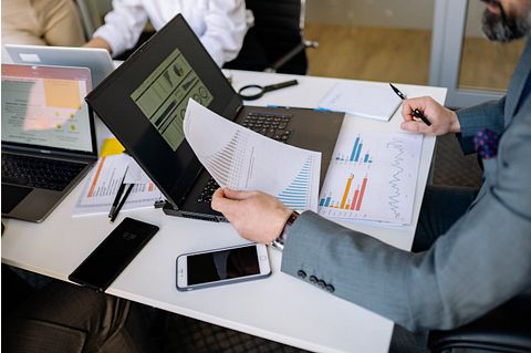 JPMorgan(JPM)'s Multiple is an Insult to CEO Jamie Dimon, Says Jim Cramer