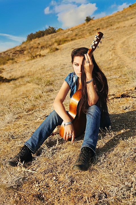 25 country songs for low female voices