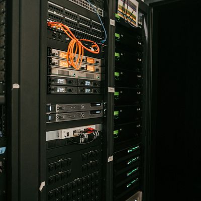 12 Best Data Center Stocks to Buy Right Now