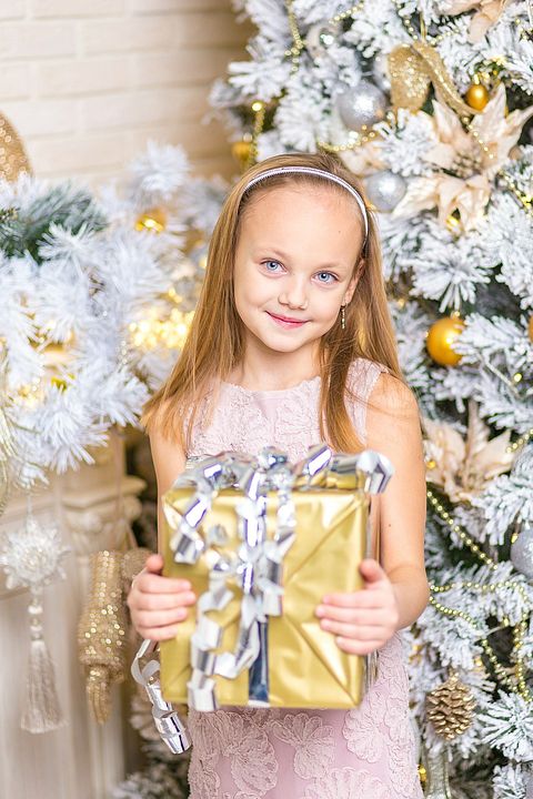child-577011_1280 10 Countries that Spend the Most on Christmas