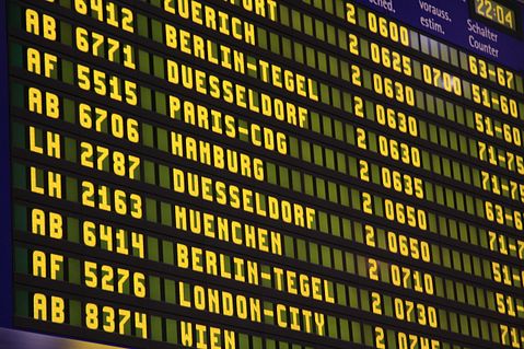 airport-285592_1280