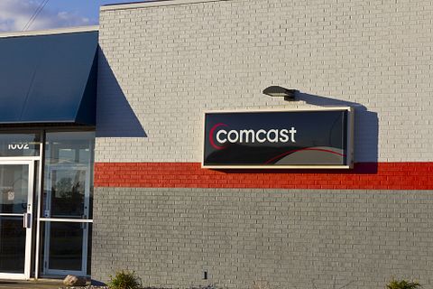 Comcast (CMCSA) Faces Downgrade from BNP Paribas as Fiber Headwinds Grow