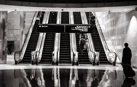 escalators-594463_1280