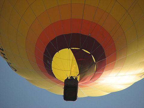 800px-Hot_air_balloon