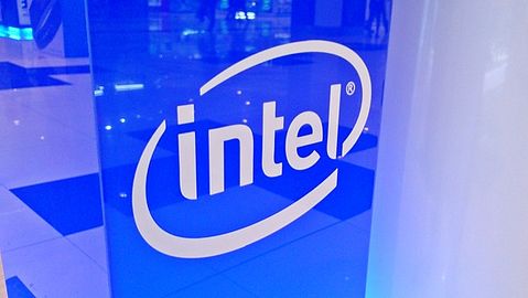 Are Hedge Funds Buying and Selling Intel Corp (NASDAQ:INTC) AI Stock?