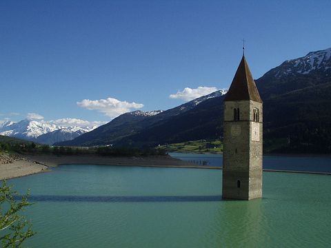 12 Best Vacation Spots To Get Laid