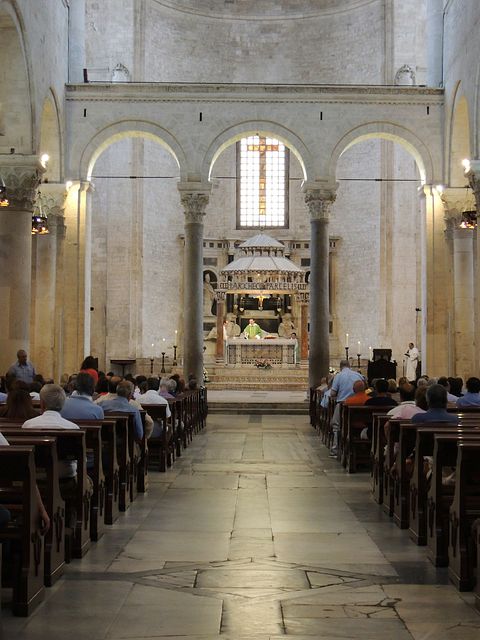 bari-106218_1920 10 Wealthiest Pastors in The World