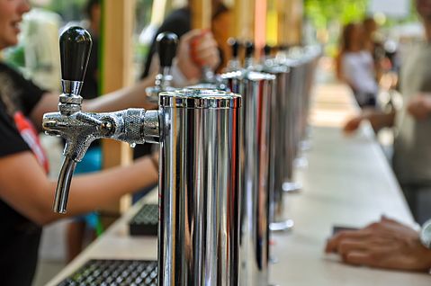 10 Best Paying Summer Jobs in France for American Students