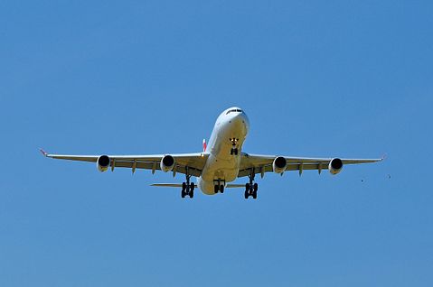 swiss-air-281121_1280