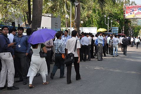 800px-Earthquake_Leads_Office_Evacuation_-_Sector-V_-_Salt_Lake_City_-_Kolkata_2012-04-11_9367